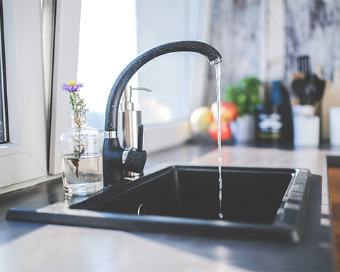 Có nên sử dụng nước máy trực tiếp không?